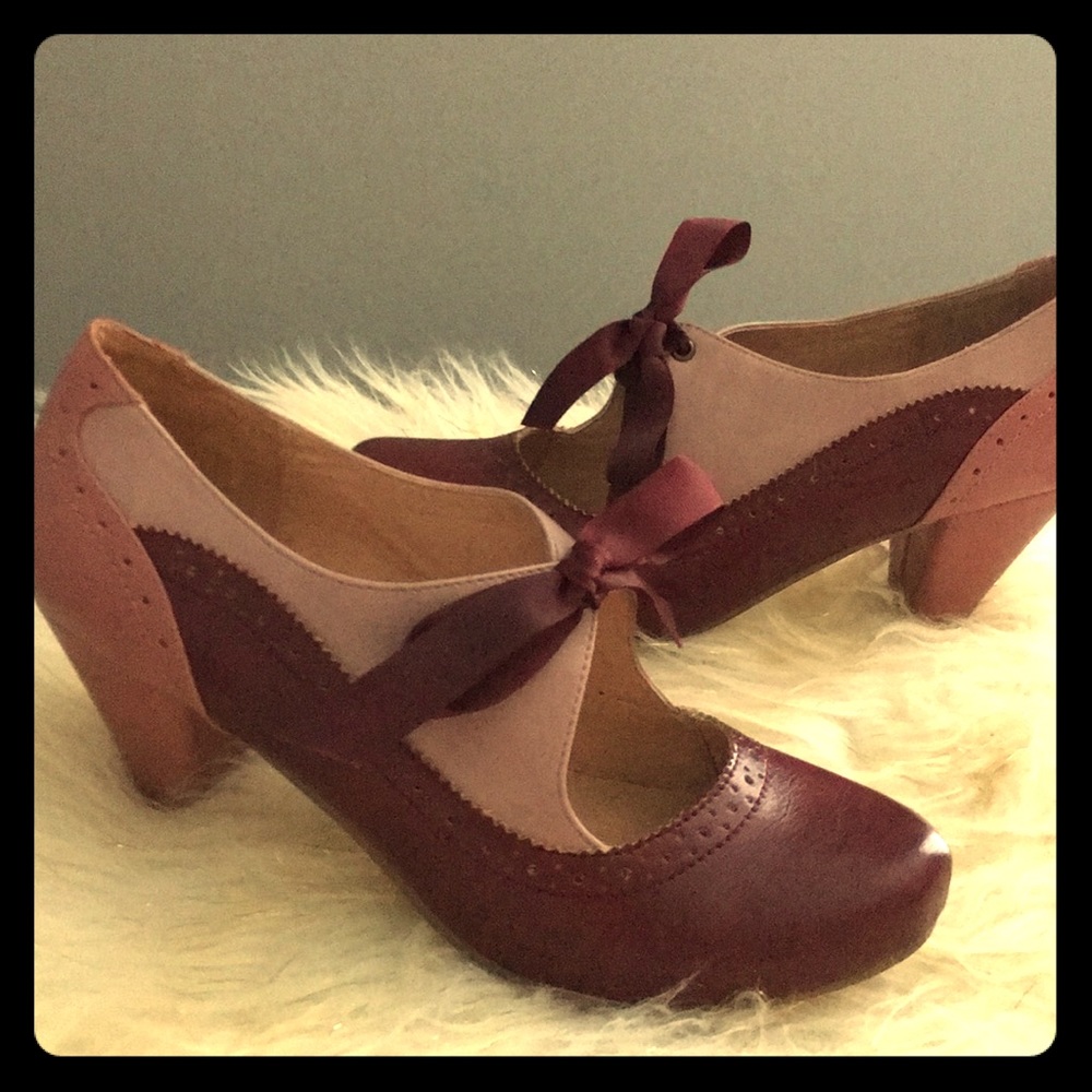 Chelsea crew Oxford leather kitten pink heels